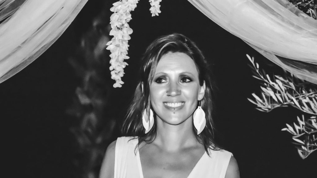 Portrait de mariée en noir et blanc réalisé par un photographe de mariage à Perpignan