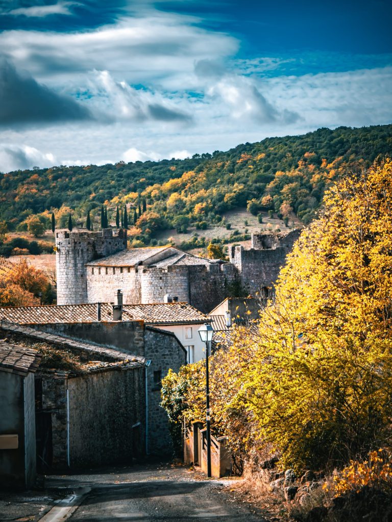 Château de villerouge-Termenès et couleurs d’automne dans l'Aude
